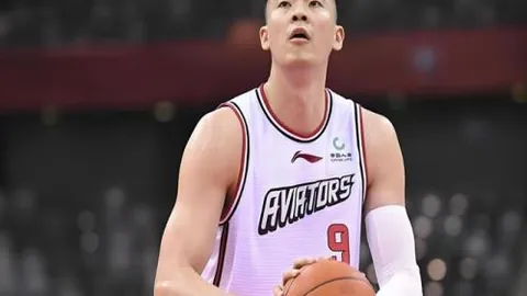 王楚钦击败户上隼辅，挺进亚洲杯男单半决赛——人民日报客户端报道